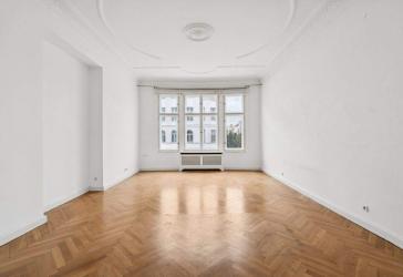 6-Zimmer-Altbauklassiker im Güntzelkiez mit Südbalkonen