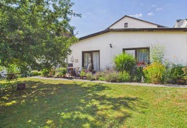 Charmantes Einfamilienhaus mit Einliegerwohnung und gepflegtem Garten in ruhiger Lage von Ehringshausen-Dillheim