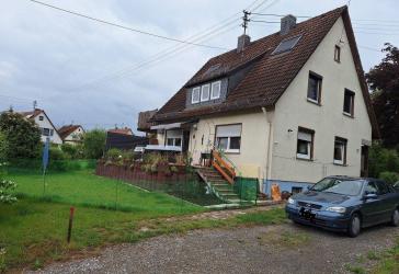 Ruhig gelegenes Einfamilien- / Zweifamilienwohnhaus mit sonnigem Garten