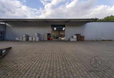 ***Gewerbeobjekt mit Lagerhalle, Bürotrakt und Showroom in Bremen-Farge