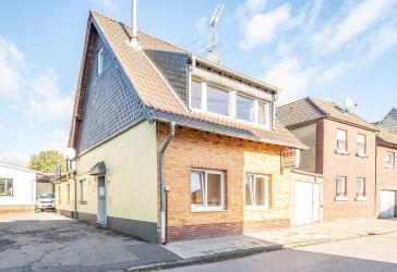 Anwesen mit Wohnhaus und Gewerbehalle in Geilenkirchen-Leiffarth!