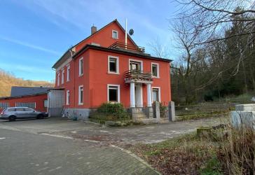 'Mehrgenerationenhaus mit großem Grundstück - Tierhaltung möglich, familiengerecht wohnen'
