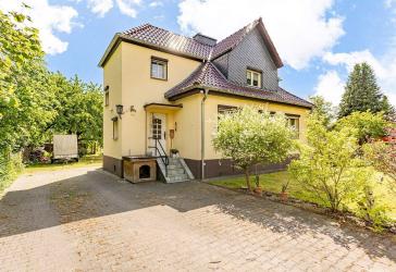 Charmantes Einfamilienhaus mit 4,5 Zimmern und großem Garten