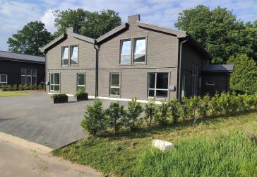 Neue, bezugsfertige Hälfte eines Doppelhauses in Basdahl