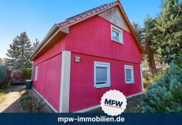 Power auf dem Dach: Ein Haus, das Farbe und Stil bekennt