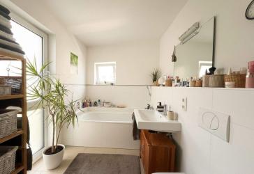 junge, helle 2-Zi-Whg. m. Wellnessbad u. Südbalkon