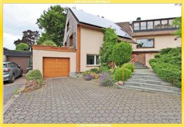 Fröndenberg-Hohenheide: Stilvoll und außergewöhnlich: Haus mit separater Wohnung, ca. 220 m² Wfl..