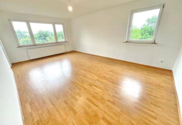 Helle 3 Zimmerwohnung mit Balkon