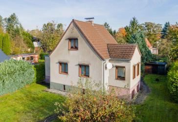 Sanierungsbedürftiges Einfamilienhaus in Neuenhagen - Keller, Garage, Schuppen, großer Garten u.v.m.