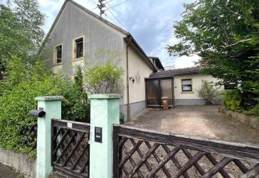 Top-Gelegenheit! Einfamilienhaus mit kleinem Innenhof und Garten in Feilbingert zu verkaufen