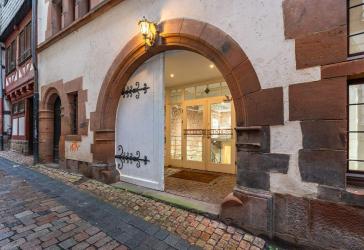 Charaktervolle Galeriefläche im Untergeschoss der Marburger Oberstadt