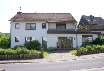 Einfamilienhaus mit Einliegerwohnung in zentraler Lage von Ruppichteroth