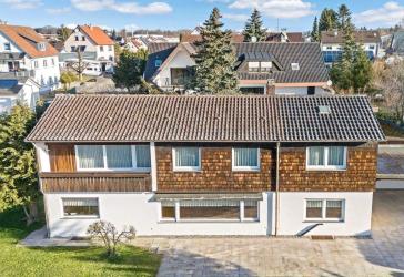 Großzügiges Wohnhaus mit Garten + Garagenhalle = Traumhaus mit vielseitigem Potential