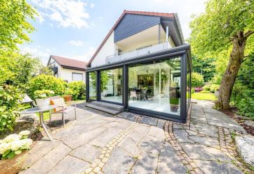 Waldnah wohnen, flexibel leben - Einfamilienhaus mit Wintergarten & viel Privatsphäre