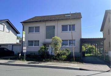 *** Zweifamilienhaus in Sande, vielseitige Möglichkeiten! ***
