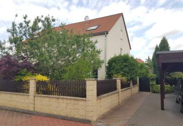 Reihenendhaus mit schönem Grundstück in ruhiger Wohnlage + zusätzliches Baugrundstück