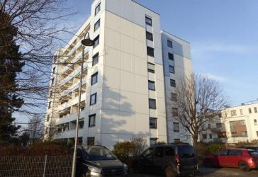 Attraktiv renovierte Wohnung mit sonnigem Balkon und Stellplatz!