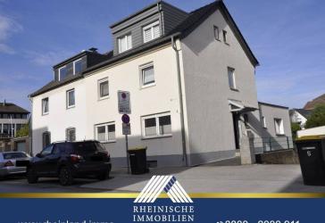 Provisionsfrei! Modernisiertes 2-Familienhaus mit Baulandreserve !!!