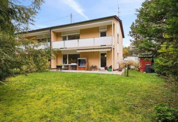 **Familienfreundliche Doppelhaushälfte mit idyllischem Garten in ruhiger Ottobrunn-Toplage**