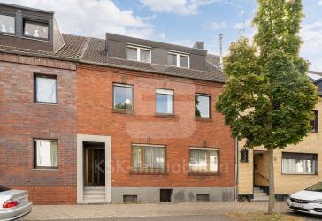 Mehrgenerationenhaus mit Potential - Wohnen & Rendite unter einem Dach.