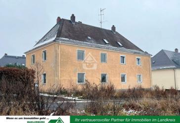 Zentral gelegenes MFH - Vier Wohneinheiten mit Potential
