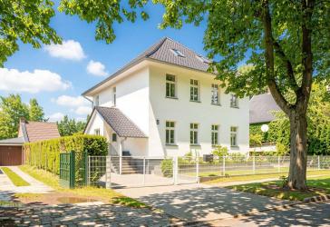 Einfamilienhaus mit Einliegerwohnung nahe Rennbahn Hoppegarten