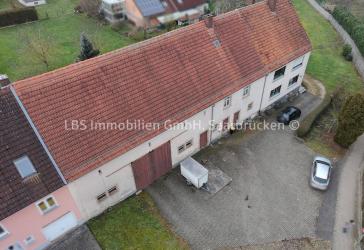 Charmantes 1-2 Familienhaus mit großem Grundstück und historischem Bauernhaus