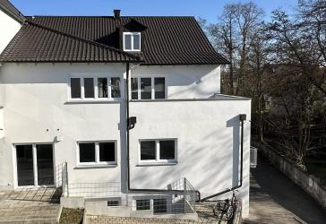 sonnige Dachterrasse, komplett saniert, provisionsfrei