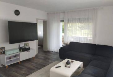 Traumhaft renovierte EG Wohnung mit großem Balkon und Garten - sofort bezugsfrei -