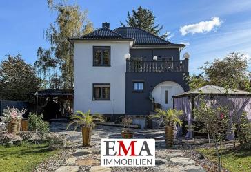 Wohnen im Grünen - großzügiges Einfamilienhaus mit fünf Zimmern und Vollkeller