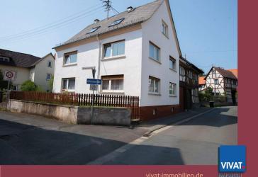 Großes Massivhaus mit Fachwerk-Torhaus, Scheune & Nebengebäude. Käuferprovisionsfrei!