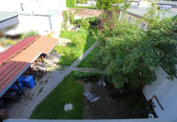 Altbauflair - Wohnen im oberen Geschoss mit Hofblick und Gartennutzung möglich!