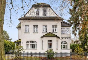 Bestlage Kaulbachstraße - Bezugsfreie, bildschöne 2-Zimmer-Dachgeschosswohnung im Jugendstil
