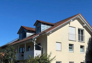 Sonnige Dachgeschoßwohnung in zentraler Lage