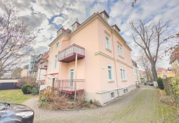 JETZT KAUFNEBENKOSTEN EINSPAREN! 5 ZI. DACHGESCHOSS-WOHNUNG IN RUHIGER WOHNLAGE