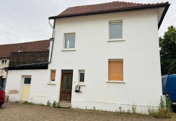 Einfamilienhaus mit Charme und Potential im Ortskern von Hungen - Utphe
