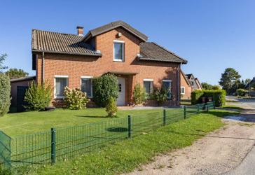 Ländlich leben, städtisch angebunden - Landhaus mit Einliegerwohnung