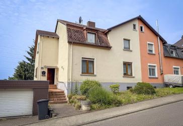 Gemütliche Zweiparteienhaus in zentraler Lage von Püttlingen