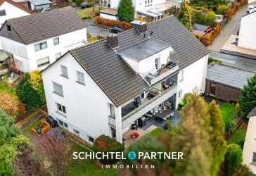 Soest | Attraktives Mehrfamilienhaus mit sechs Wohnungen und drei Garagen