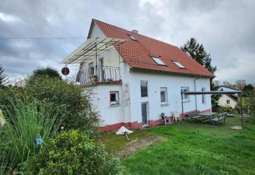 Familien- und Tierparadies mit Weitblick - Modernisiertes 1-2-Familienhaus auf großem Grundstück
