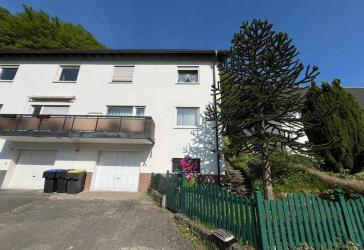 Einfamiliendoppelhaushälfte mit Einliegerwohnung in stadtnaher Wohnlage von Plettenberg