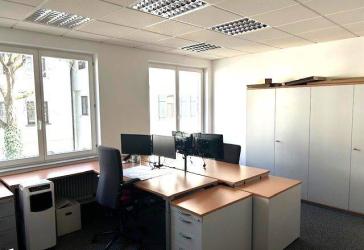 Schöne, lichtdurchflutete Büro/ Praxisräume in Marktplatznähe