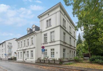 Engel & Völkers: Rheinnahes Juwel - exklusive & großzügige Gründerzeit Villa