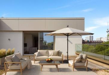 Modernes Penthouse mit Weitblick – XXL-Traumterrasse, Kamin & Blick auf den Fernsehturm