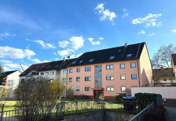 Gepflegte 3-Zimmer-Wohnung mit Loggia und Stellplatz in Mannheim-Neckarau!