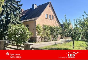 Einfamilienhaus mit 1.200 m² Grundstück