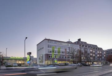 Helle Büroeinheit mit hervorragendem ÖPNV+Parken