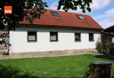 Kleines Häuschen mit Werkstatt und Garage. Ideal für Minimalisten, Singles, Paare oder Selbstversorger.