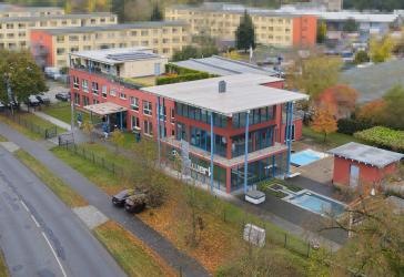Vielseitiges Wohn- und Geschäftshaus mit großem Nutzungspotenzial in Hennigsdorf