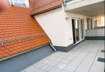 Lichtdurchflutetes Wohngefühl mit Balkon und neuer Einbauküche - modernes Zuhause zum Wohlfühlen